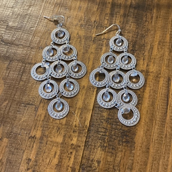 Jewelry - Gorgeous dangle earrings